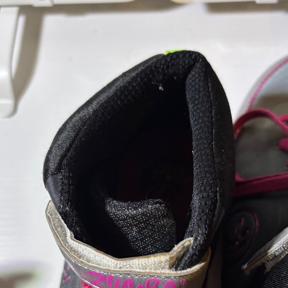 Zumba Fitness Kids Sneakers - Pink and Black - Picture 8 of 9